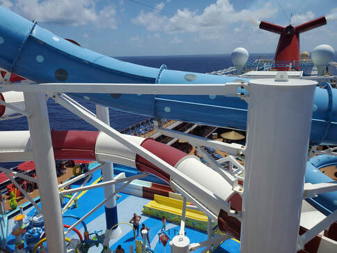 Waterworks on Carnival Horizon has two slides, Cat in the Hat and Fun Things. 